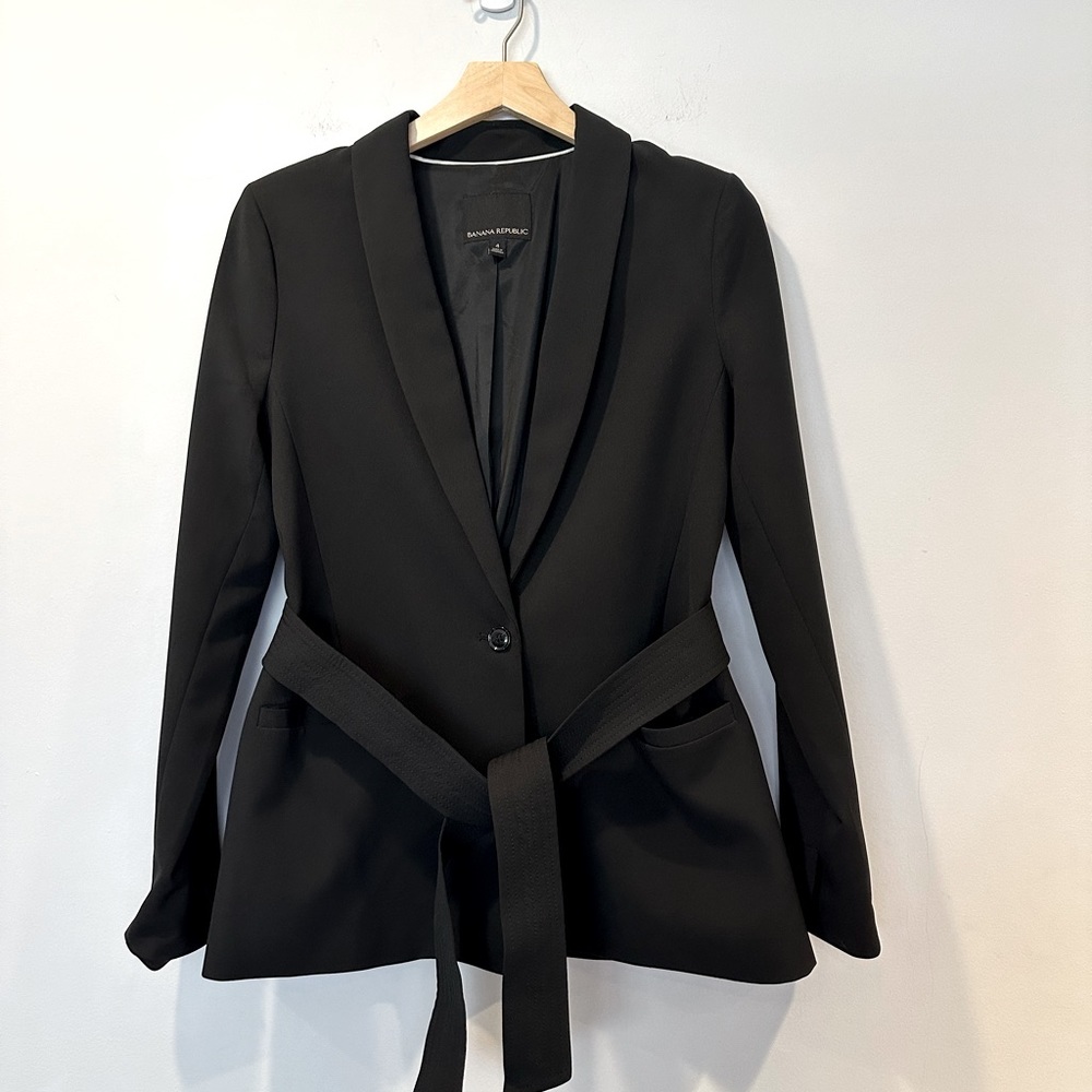 Banana Republic Belted Shawl Collar blazer in Black